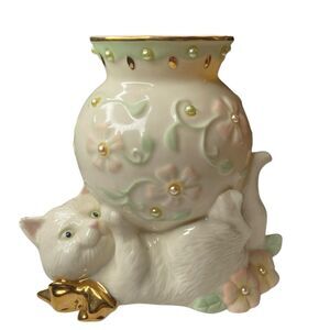 Lenox Petals and Pearls Vase